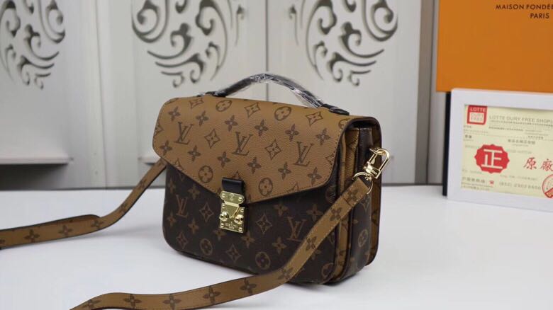 LOUIS VUITTON i120-M41465